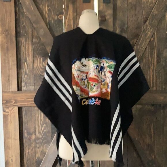 Columbia Poncho with nice print of bus - Picture 6 of 10